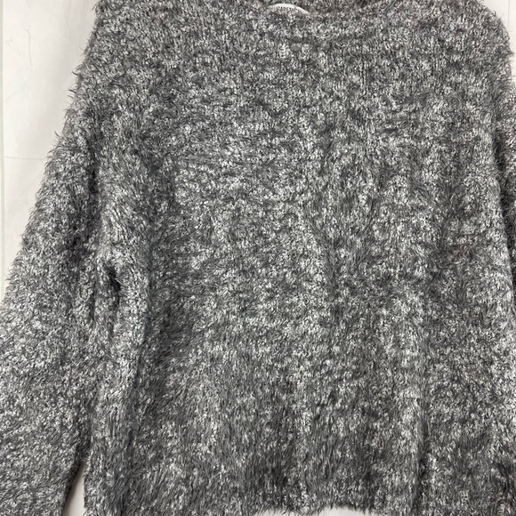Elizabeth And James Gray Fuzzy Sweater Size XS - Picture 3 of 5
